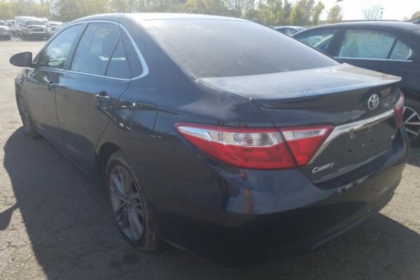 фото Toyota Camry LE