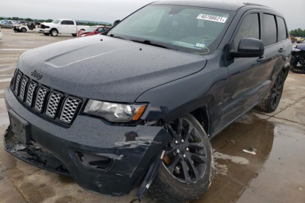 фото jeep GRAND CHEROKEE LAREDO