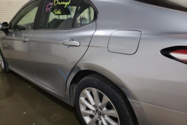 фото Toyota Camry LE