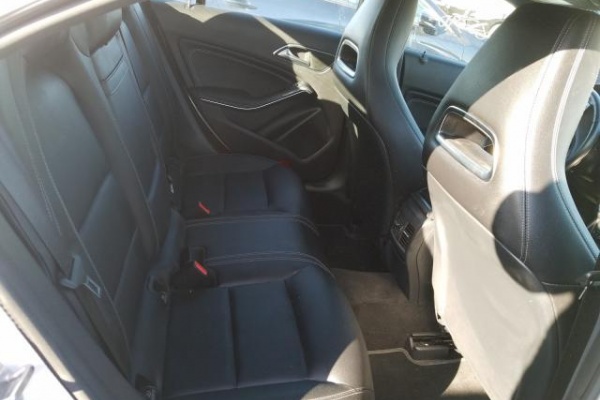 фото Mersedes-Benz GLA 250