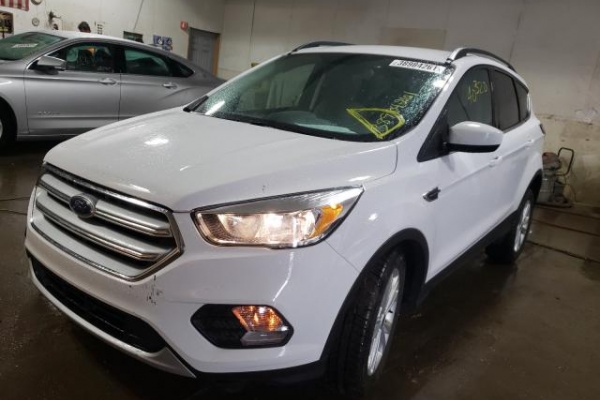 фото Ford Escape SE