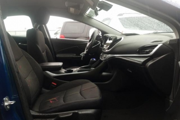 фото Chevrolet Volt LT