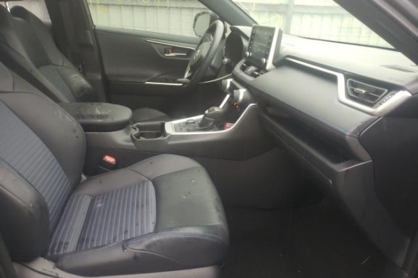 фото Toyota RAV4 XSE