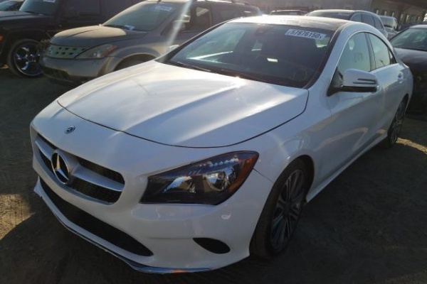 фото Mersedes-Benz GLA 250