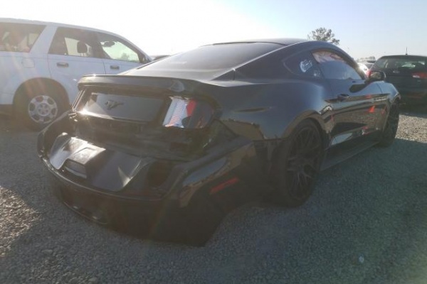 фото Ford Mustang