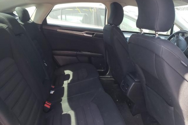 фото Ford Fusion SE HYBRID