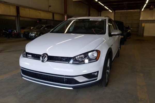 фото Volkswagen golf ALLTRACK S