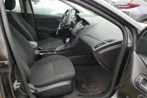 фото Ford Focus SE