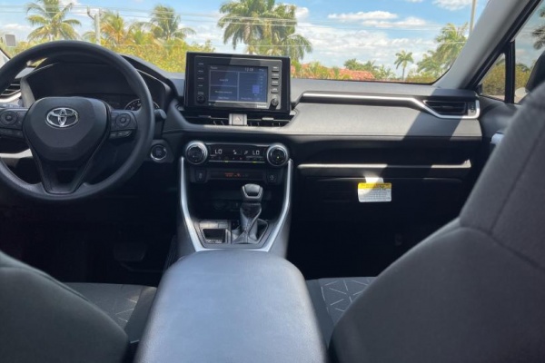 фото Toyota RAV4 XLE