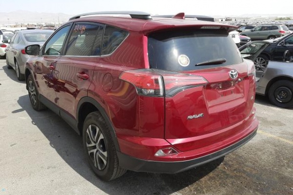 фото Toyota RAV4 LE