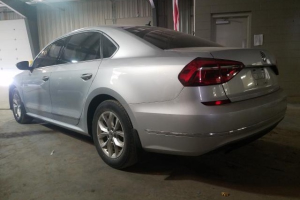 фото Volkswagen Passat S