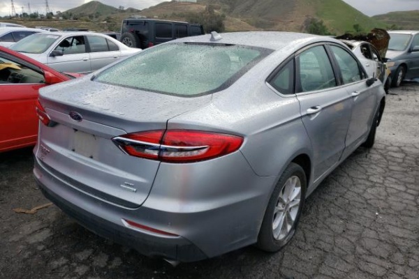 фото Ford Fusion SE