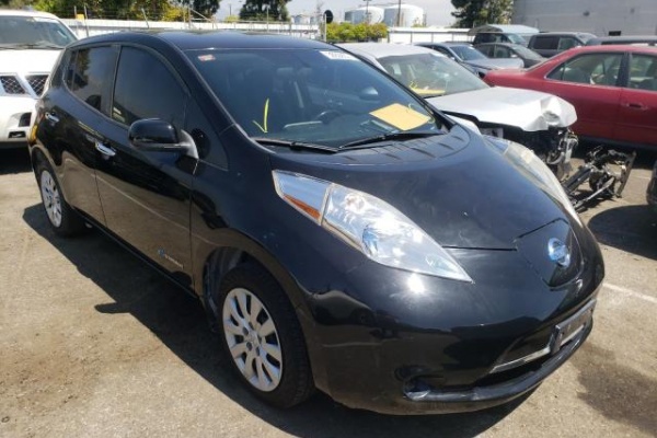 фото Nissan Leaf S