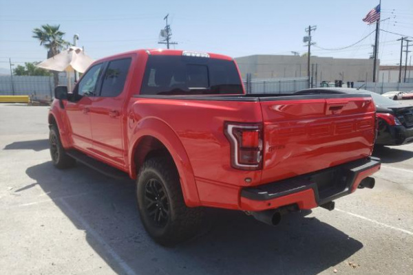 фото Ford F-150 RAPTOR