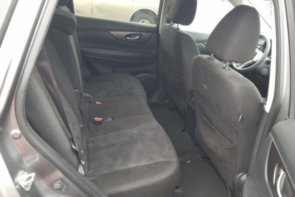 фото Nissan Rogue S