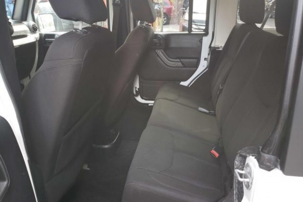 фото Jeep Wrangler Unlimited Sport