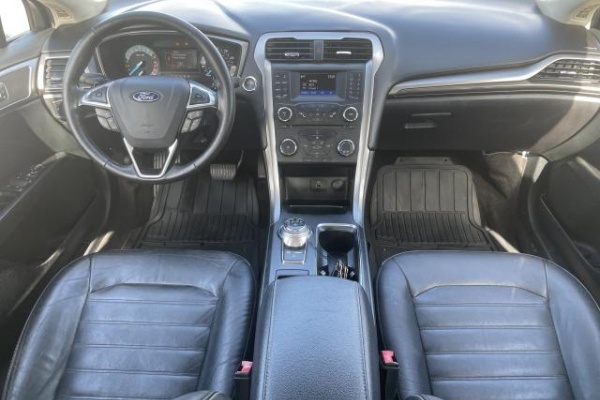 фото Ford Fusion SE