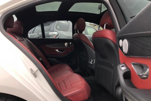 фото Mercedes-Benz C 300 4MATIC