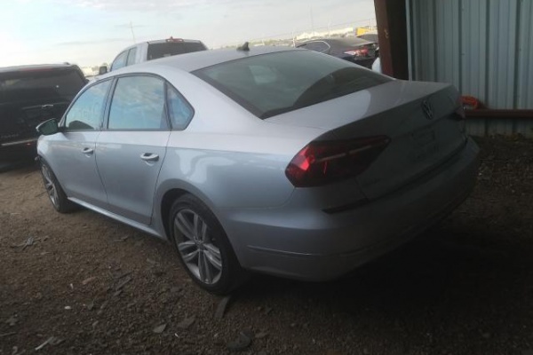 фото Volkswagen Passat WOLFSBURG