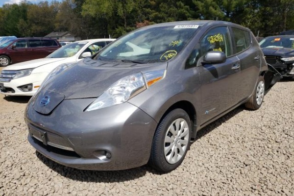 фото Nissan Leaf S