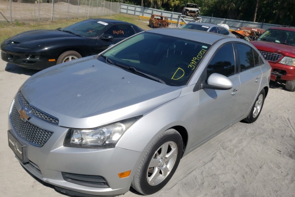 фото Chevrolet Cruze LT