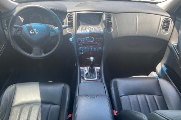 фото Infiniti QX50