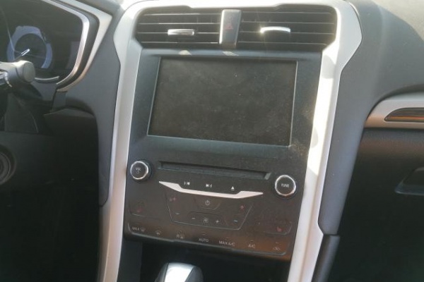 фото Ford Fusion SE HYBRID