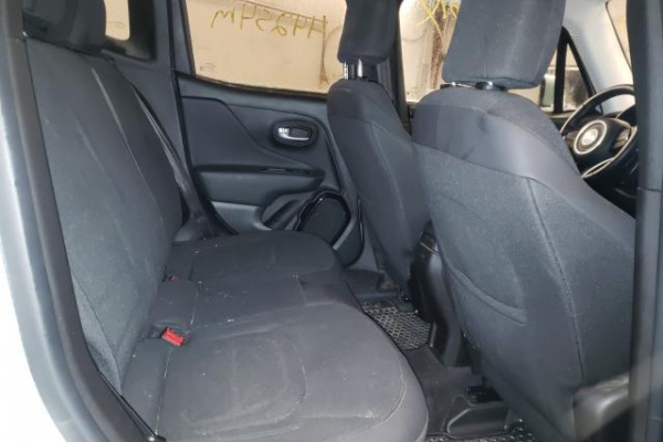 фото JEEP RENEGADE LATITUDE