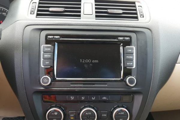 фото Volkswagen Jetta HYBRID