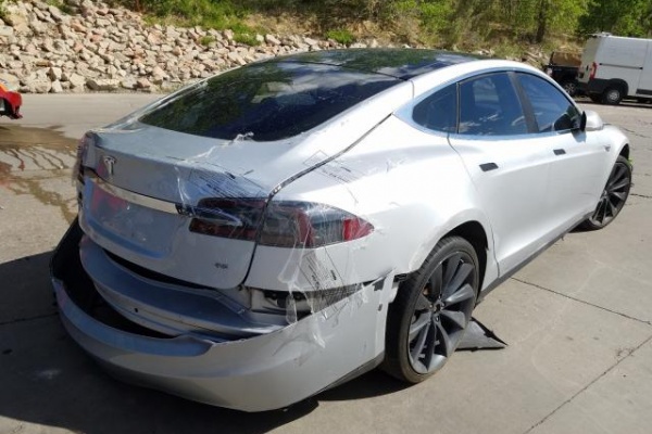 фото Tesla MODEL S