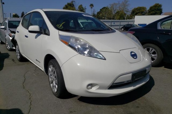 фото Nissan Leaf S