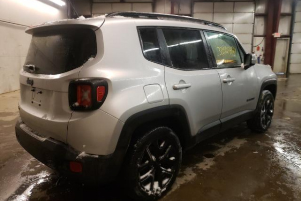 фото JEEP RENEGADE LATITUDE