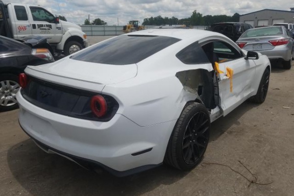 фото Ford Mustang