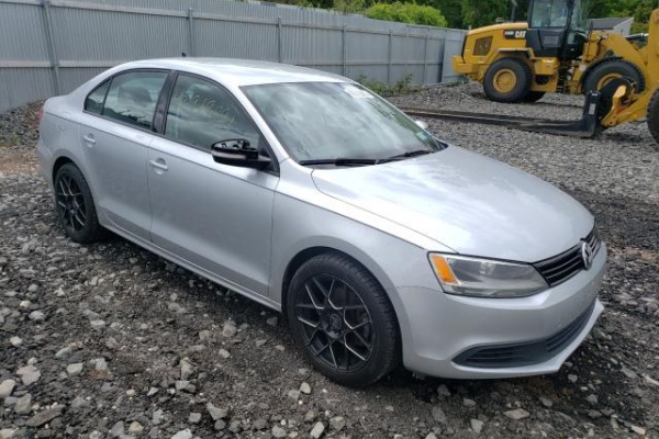 фото Volkswagen Jetta SE