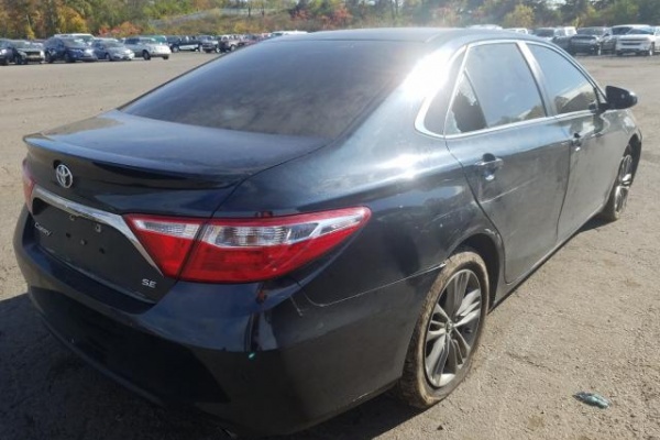 фото Toyota Camry LE