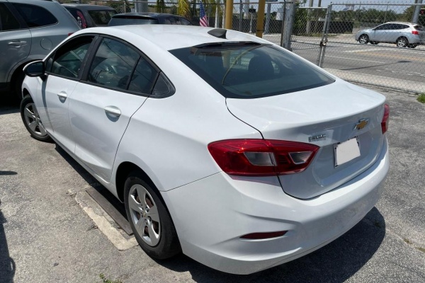 фото Chevrolet Cruze LS