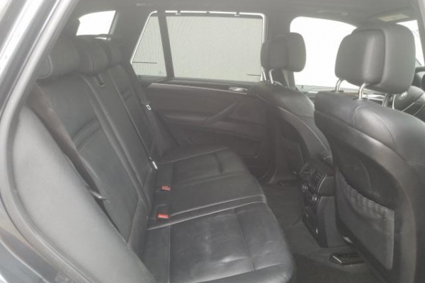 фото BMW X5 XDRIVE50I