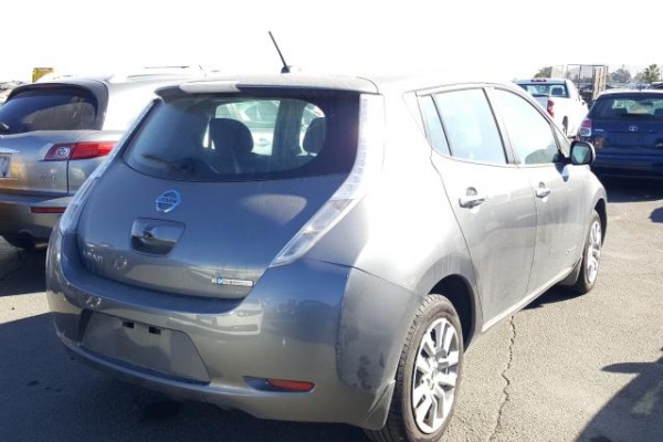 фото Nissan Leaf S
