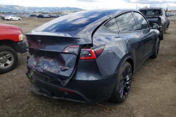 фото Tesla MODEL Y