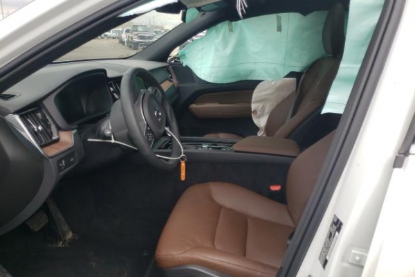 фото Volvo XC60 T6