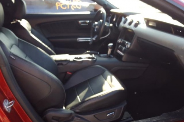 фото Ford Mustang