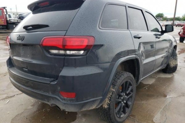 фото jeep GRAND CHEROKEE LAREDO