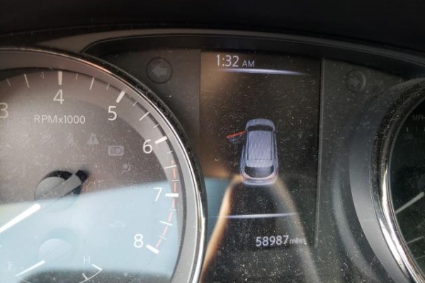 фото Nissan Rogue SPORT S