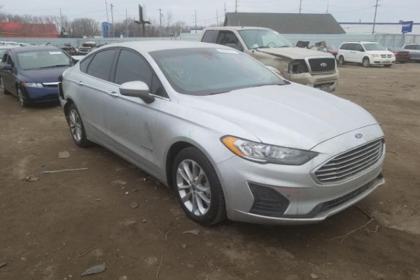 фото Ford Fusion SE