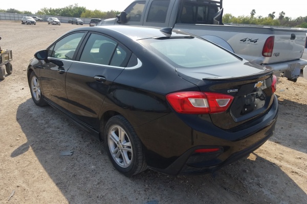 фото Chevrolet Cruze LT