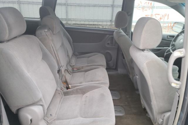 фото TOYOTA SIENNA