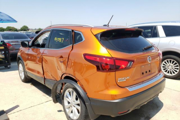 фото NISSAN ROGUE SPORT