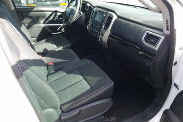 фото NISSAN TITAN