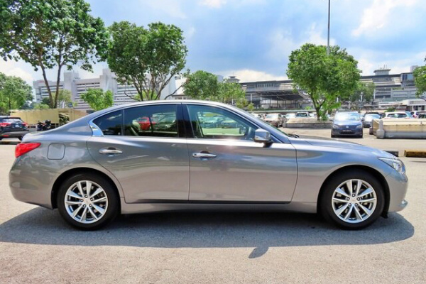 фото INFINITI Q50