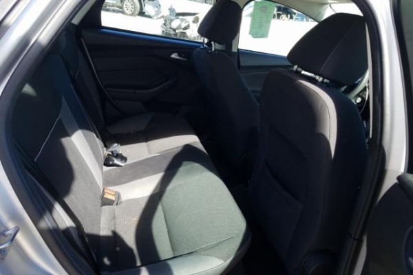 фото Ford Focus SE